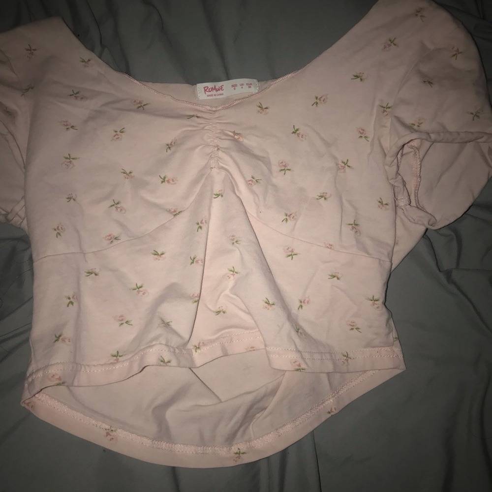 ROMWE pink floral crop top woman’s small